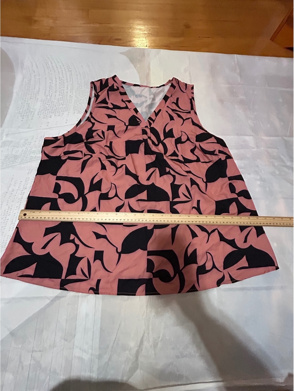 Shein pink and black sleeveless blouse Clothing00142